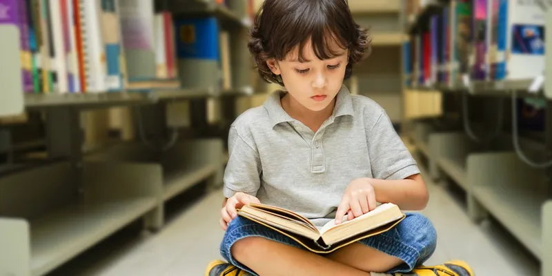 Yeni anne ve babalar için çocuk edebiyatı ve yaşa uygun kitap seçimi rehberi